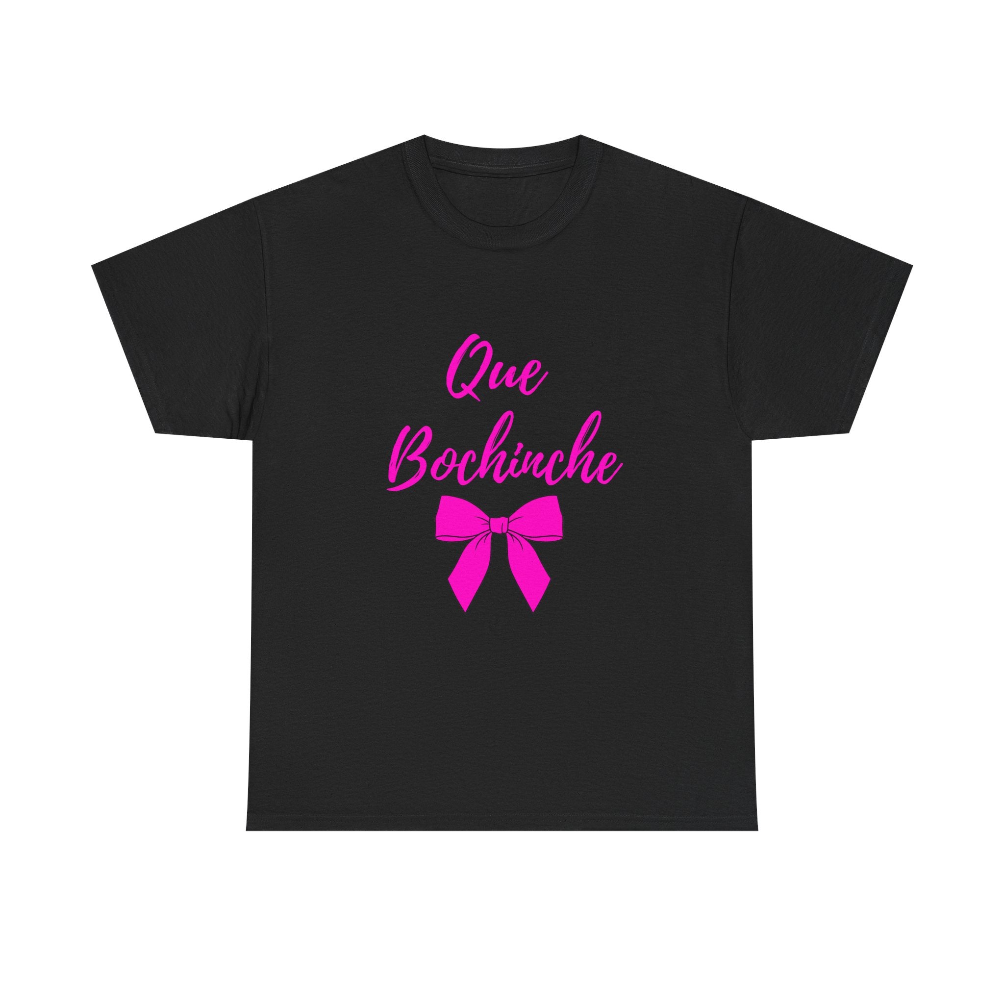 Que Bochinche Tee — Pink Script & Bow Graphic T-Shirt