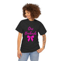 Que Bochinche Tee — Pink Script & Bow Graphic T-Shirt