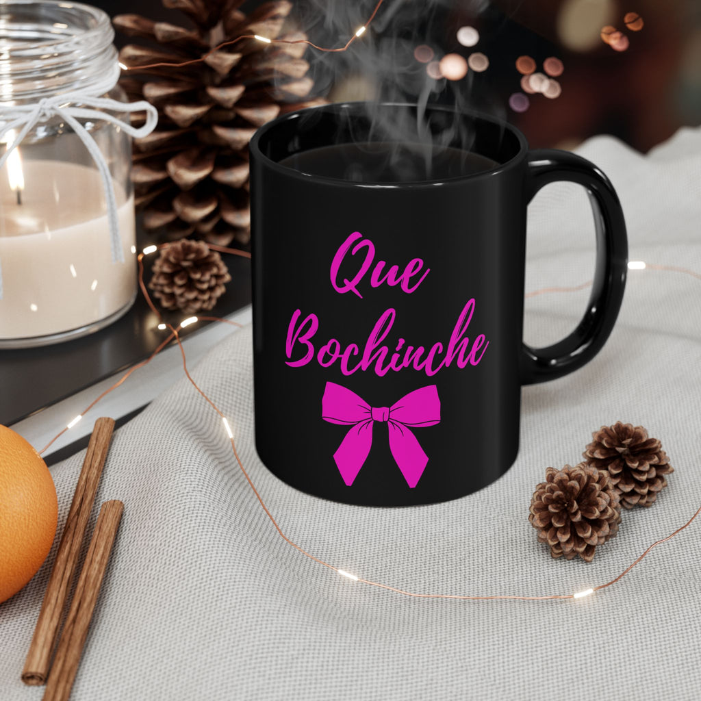 Que Bochínche Mug — Funny Spanish Phrase Coffee Cup with Pink Bow